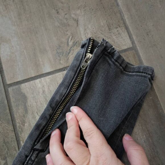 Rag & Bone Zipper Capri Jeans - Picture 9 of 9